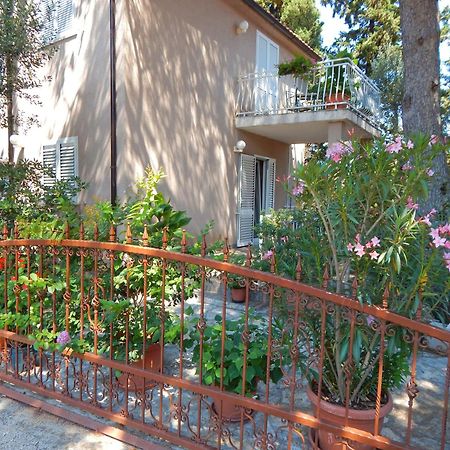 Adrienn Apartments Stari Grad  Exterior foto